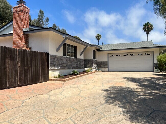 Foto del edificio - 361 Pebble Beach Dr