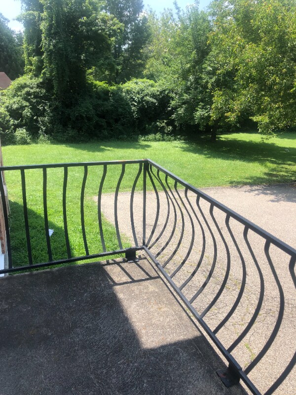 Foto del edificio - 2777 Blue Rock Rd