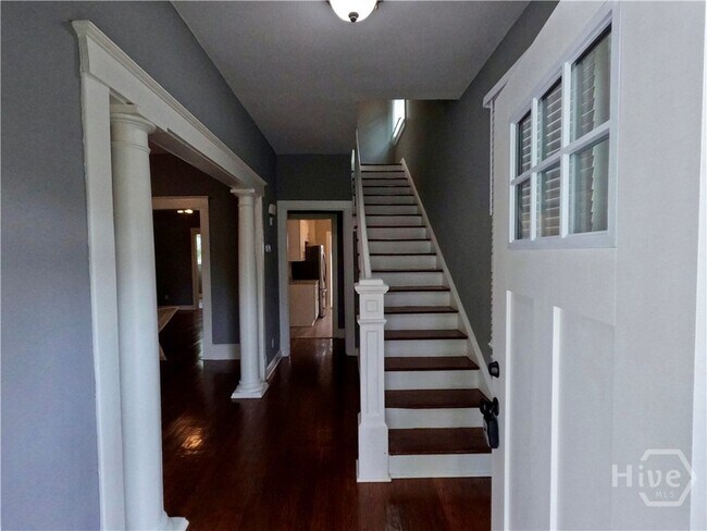 Foto del edificio - 613 E 38th St