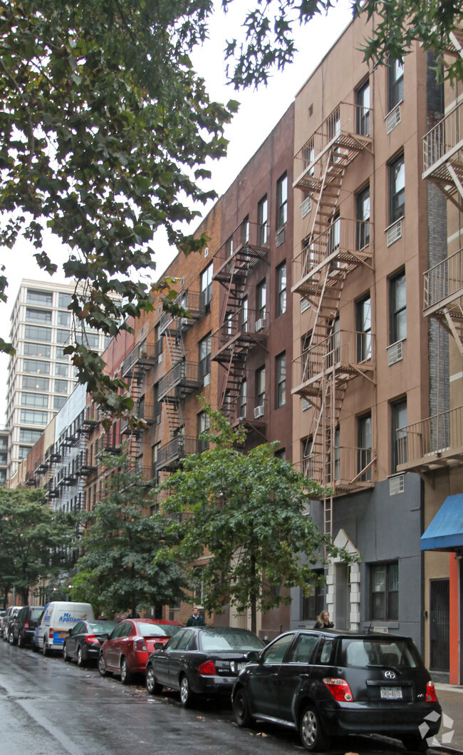 Building Photo - 504 East 88th