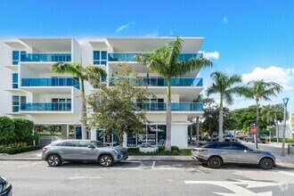 Building Photo - 1 S Palmway