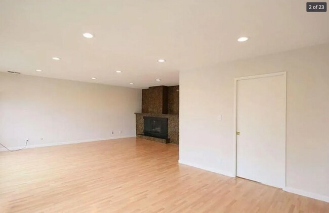 Building Photo - 338 Kirkham St
