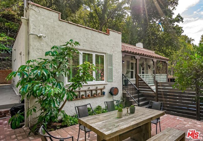 Building Photo - 9858 Easton Dr