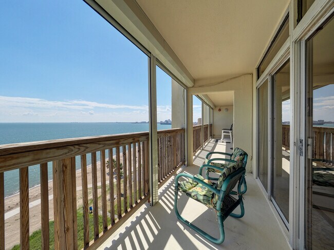 Wonderful balcony - 4242 Gulfbreeze Blvd
