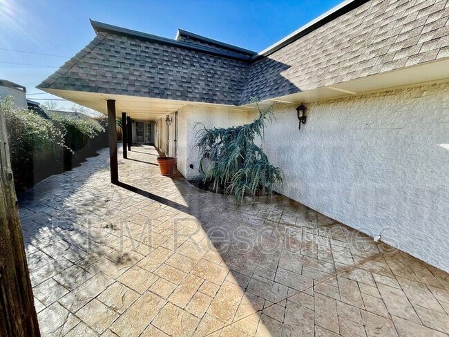 Building Photo - 2612 NW 62nd St