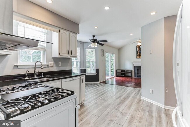 Building Photo - 334 Copperfield Dr