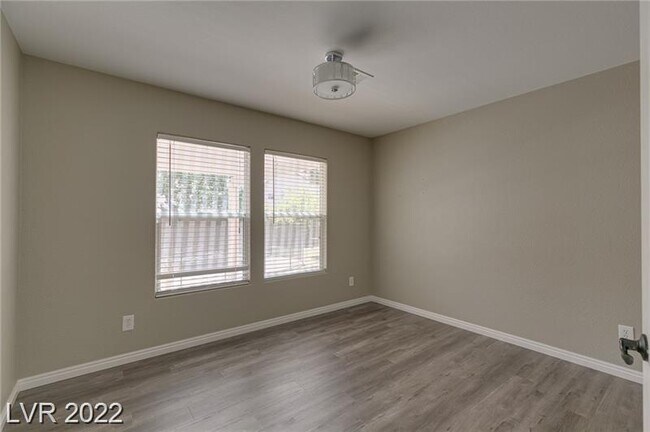 Building Photo - 5521 Coyote Falls Ct