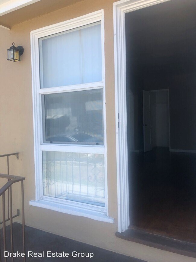 Building Photo - 3600 W 60th St