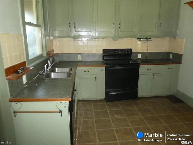 Building Photo - 2 br, 1 bath House - 304 N Washington St