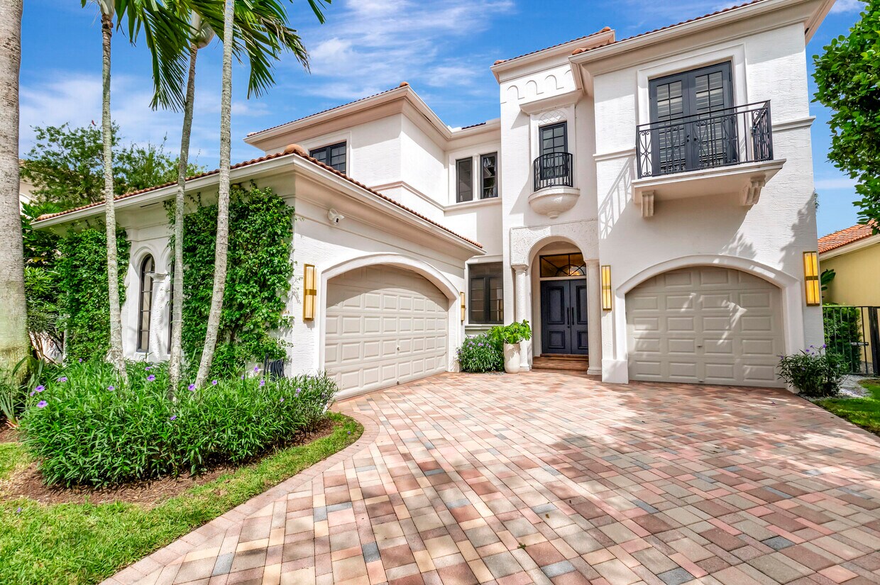 Foto principal - 17921 Villa Club Way
