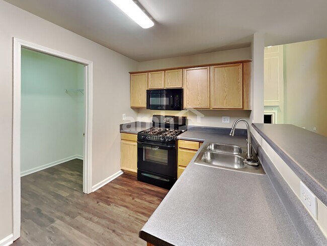 Building Photo - 219 Highland Falls Dr