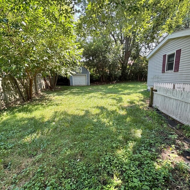 Building Photo - 3515 Bergman Ave