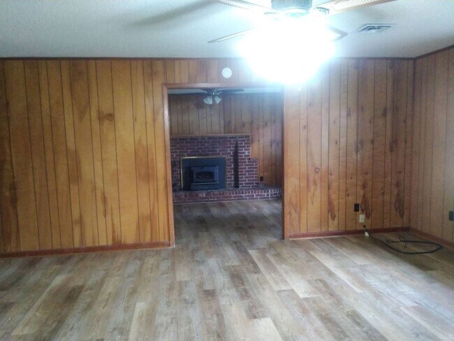 Building Photo - 1261 Mitchell Harper Rd