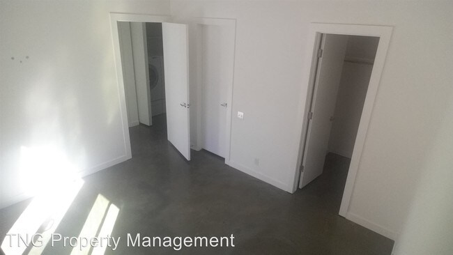 Foto del edificio - 223 Dougram Ave