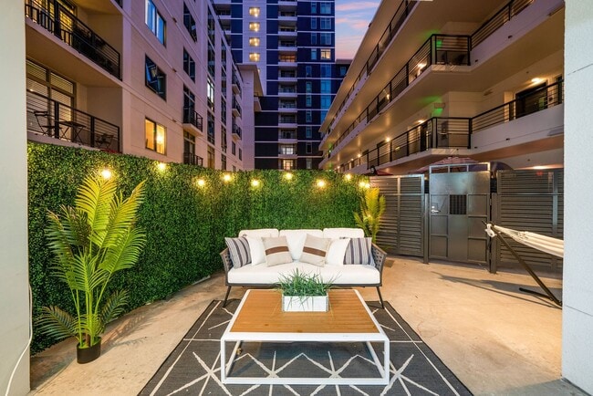 Building Photo - Expansive Little Italy 1 Bedroom at Acqua ...