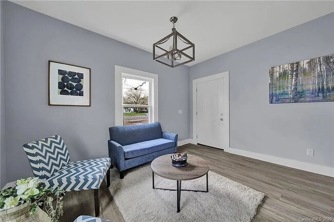 Foto del edificio - Beautifully renovated 3 bedroom, 2 full bathroom in Rock Hill