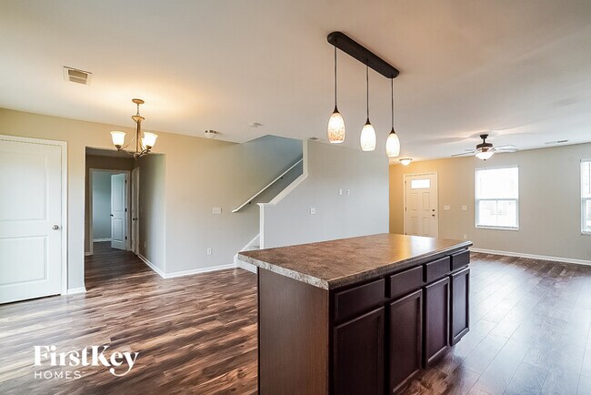 Building Photo - 1208 Mattie Ln