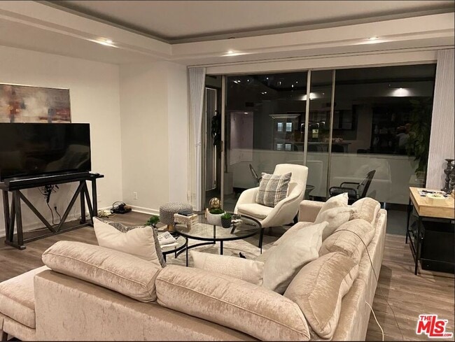 Foto del edificio - 7250 Franklin Ave