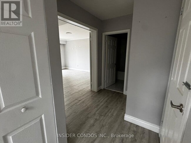 Building Photo - 49 Doncaster Dr