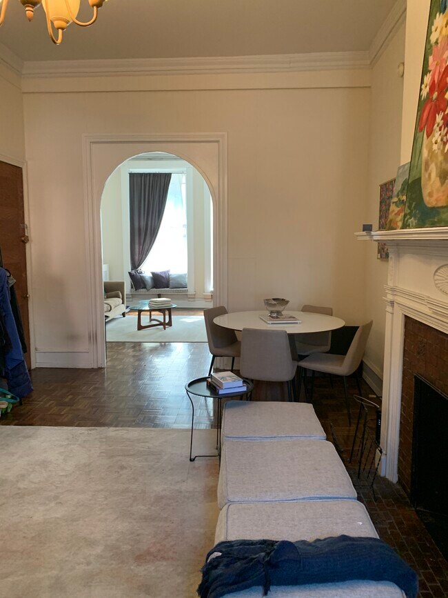 Middle Room - 2019 Locust St