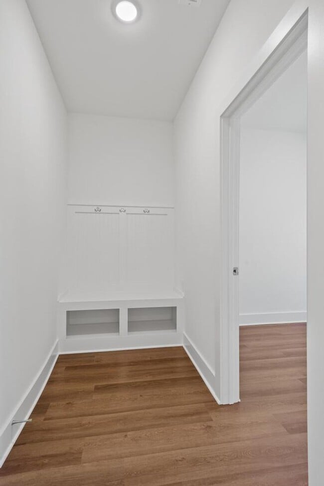 Building Photo - Spacious home with separate office space!