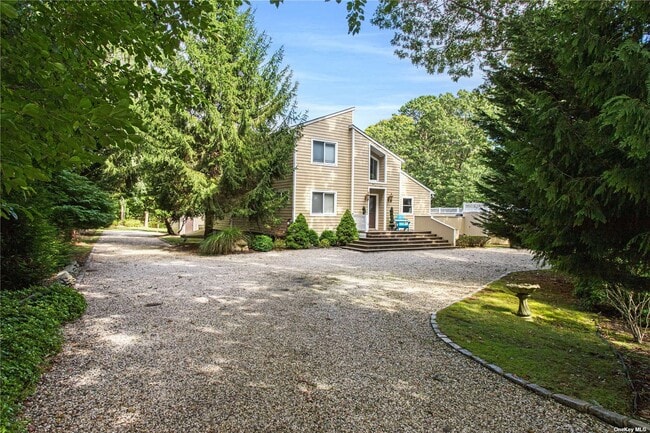 Building Photo - 60 Quogue Riverhead Rd