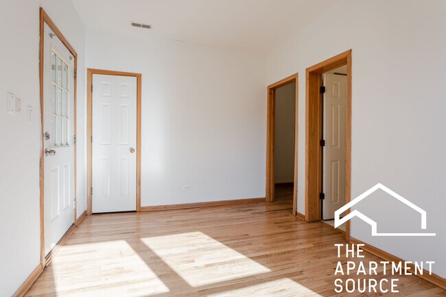 Foto del edificio - 1343 N Leavitt St