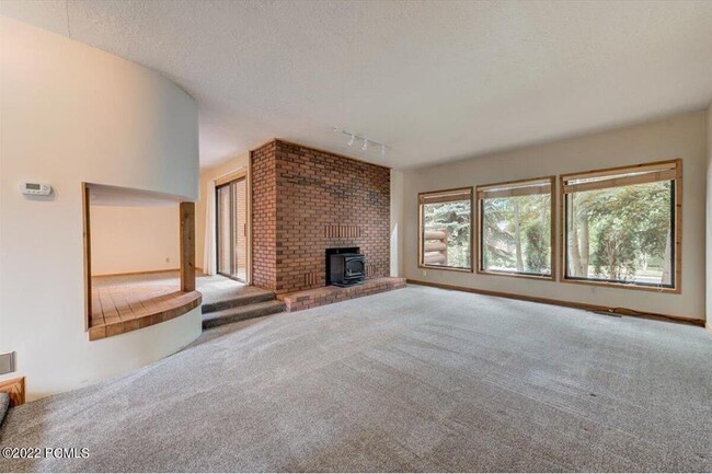 Building Photo - 1521 Meadow Loop Rd