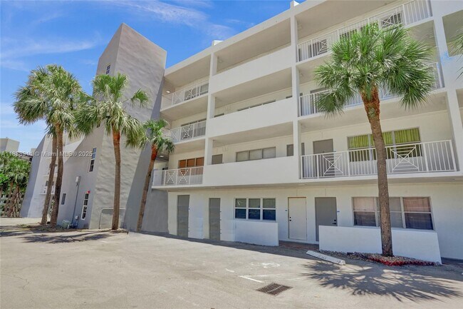 Foto del edificio - 2840 NE 14th Street Causeway