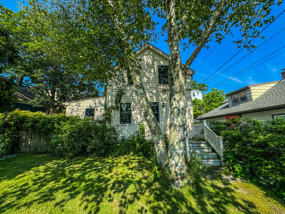 Primary Photo - 147 Noank Rd