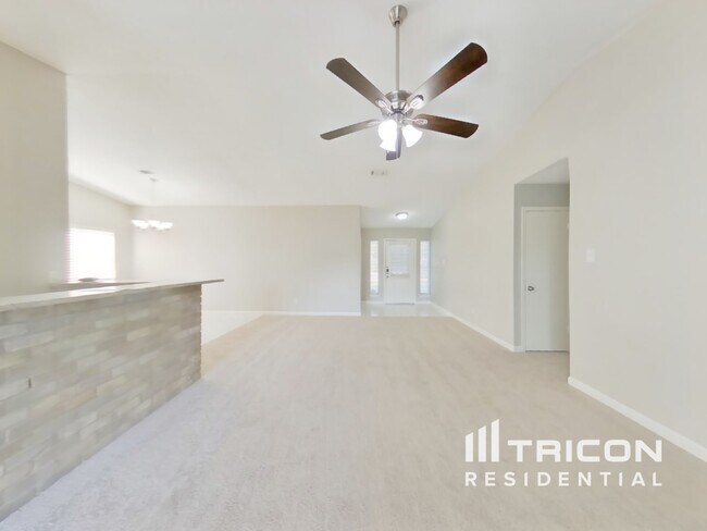 Foto del edificio - 23426 Canyon Lake Dr