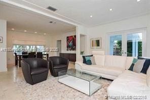 Foto del edificio - 2401 N Shore Terrace