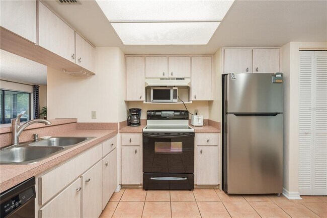 Foto del edificio - 2713 Countryside Blvd