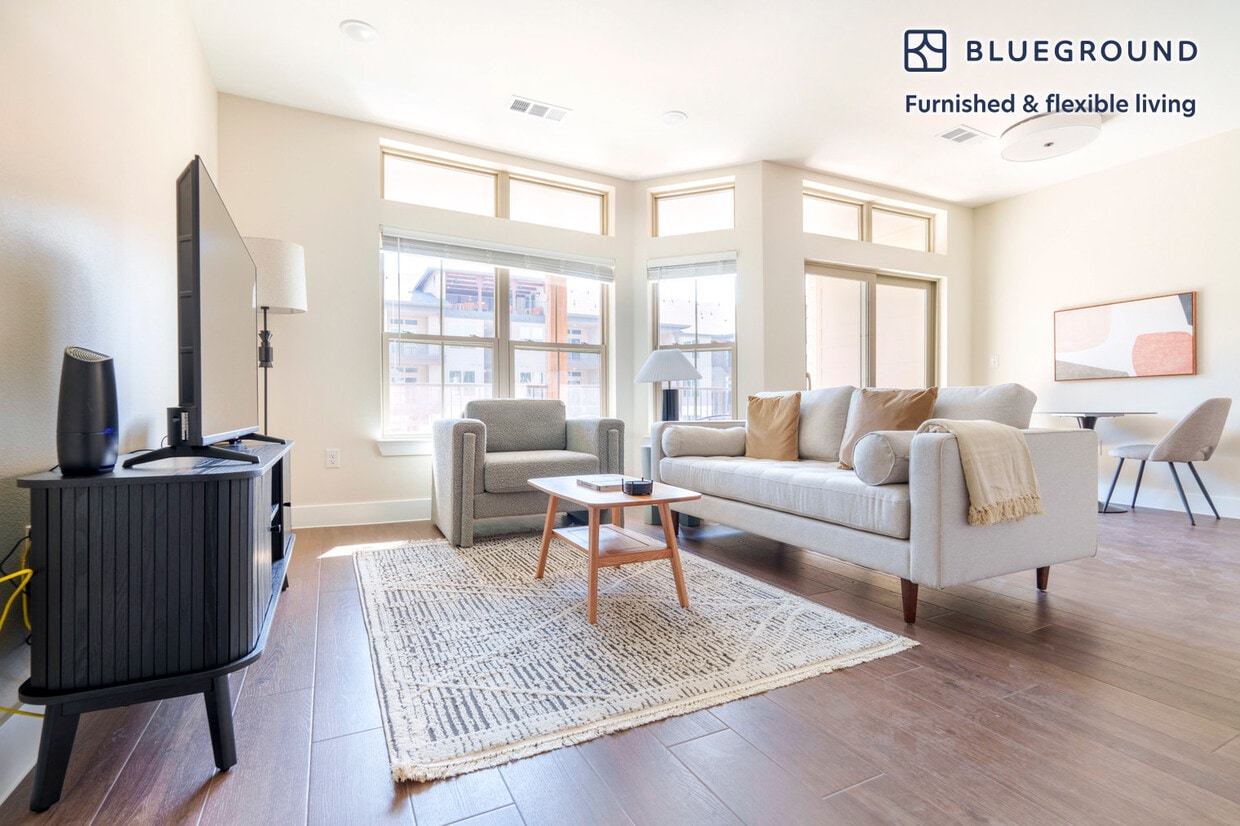 Foto principal - 1501 W Howard Ln