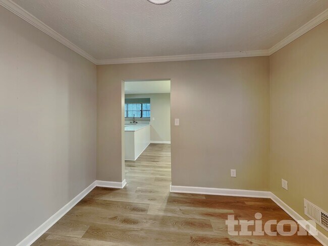 Foto del edificio - 1897 Falls Cove