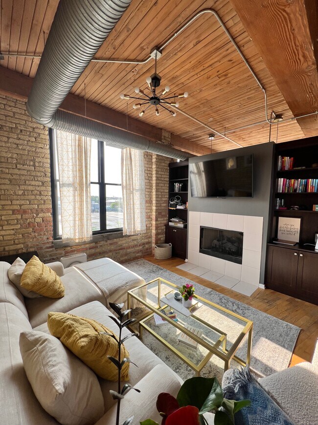 Foto del edificio - 2911 N Western Ave