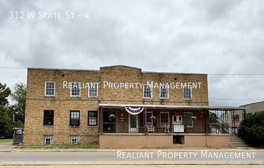 Primary Photo - 312 W State St