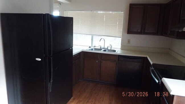 Foto del edificio - 7810 Lazy Forest Dr