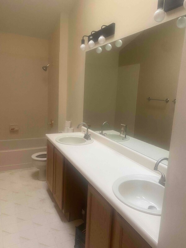 Building Photo - 1335 Chesham Cir