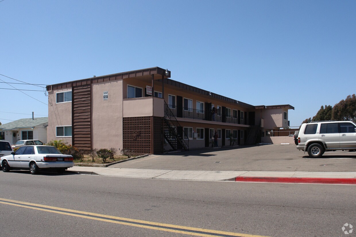 Primary Photo - 1655 E 16th St