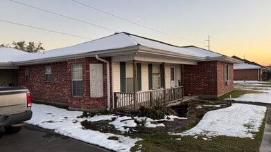 Building Photo - 143 Richland Dr