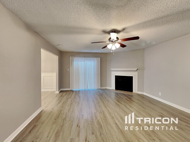 Foto del edificio - 1407 Woodfern Dr