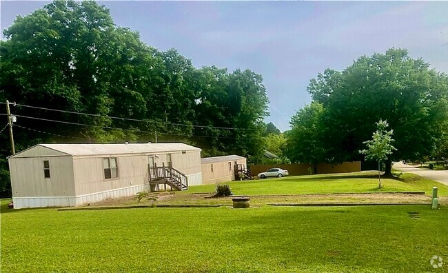 Building Photo - 131 Gaines Dr