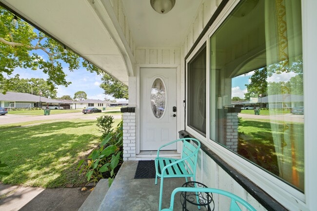 Building Photo - 5411 Meadow Creek Ln