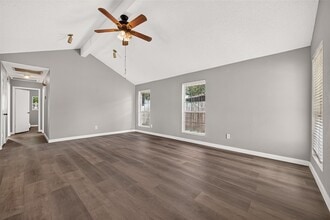Building Photo - 10814 Parkland Woods Dr