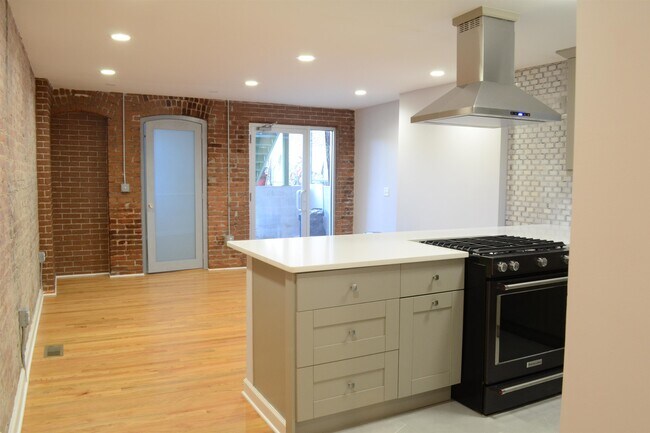 Building Photo - 1211 Palisade Ave