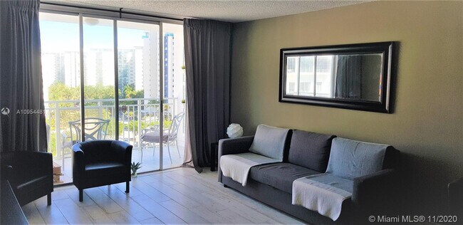 Building Photo - 1801 S Ocean Dr