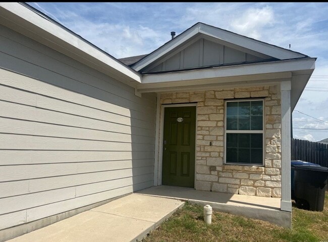 Building Photo - 7002 Cozy Run