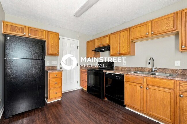 Foto del edificio - 3 Bedroom Pet-Friendly Home in Ellenwood, GA with Main Street Renewal