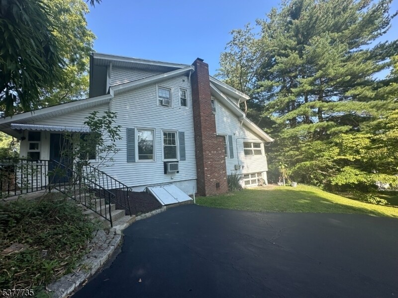 Foto principal - 536 River Rd
